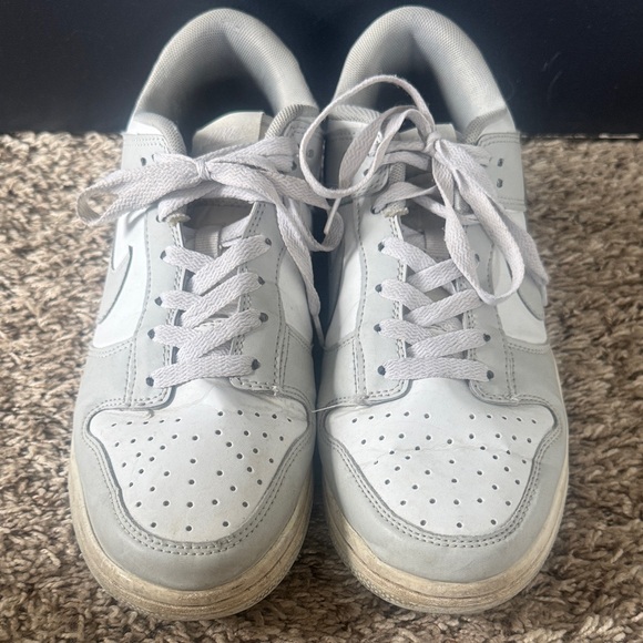 Nike Light Gray Sneakers - Picture 2 of 7